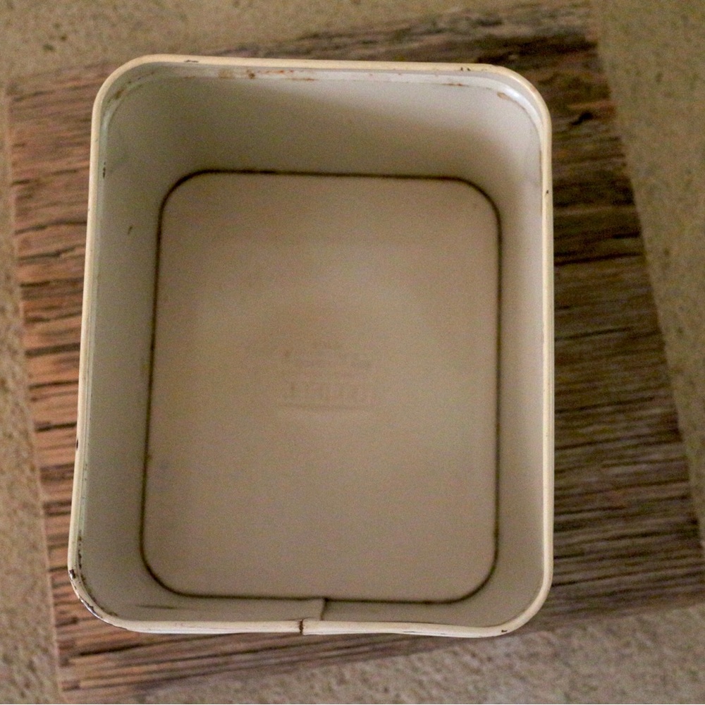 Vintage Floral Metal Storage Tin - Picture 6 of 10